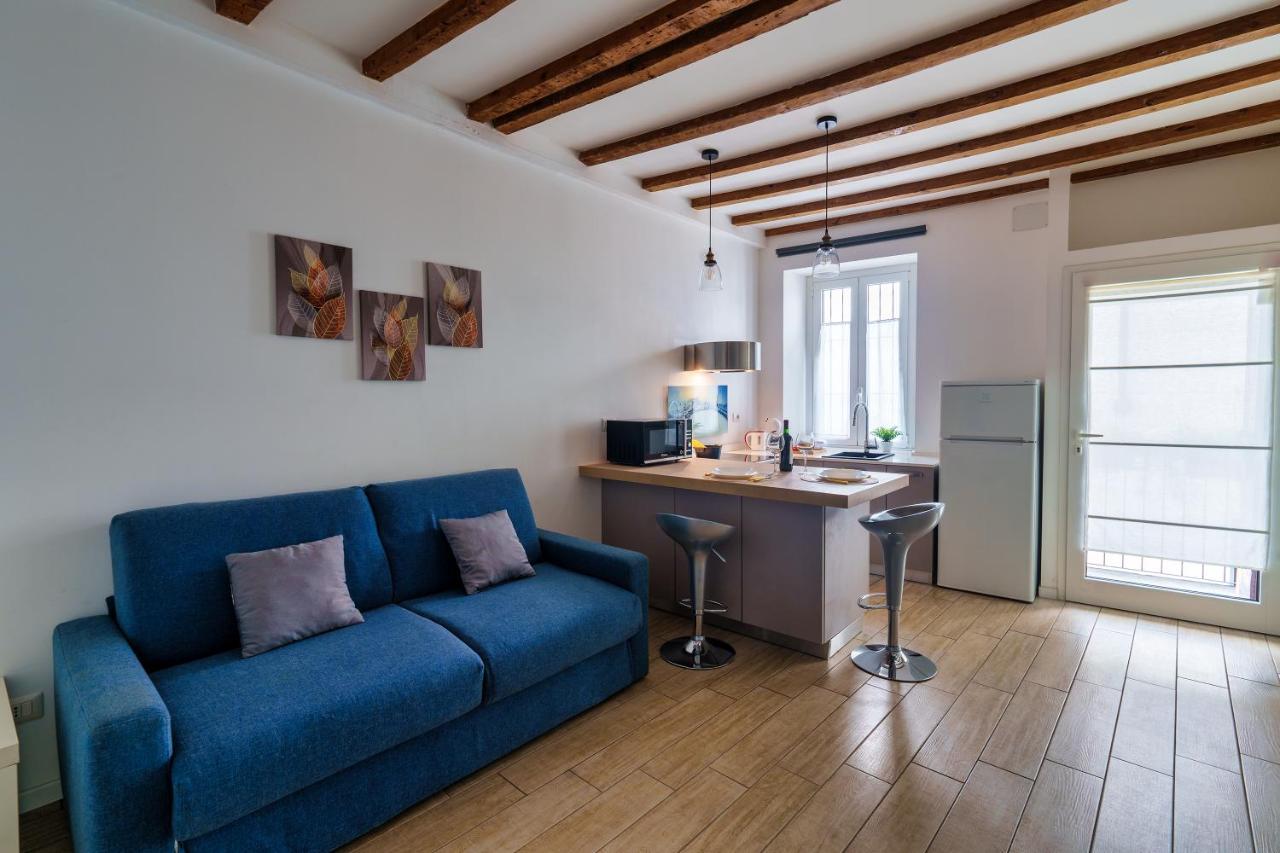 Appartement Ambrogio's Nest - Modern Close To Cadorna Station Milaan